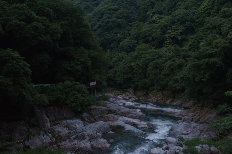川