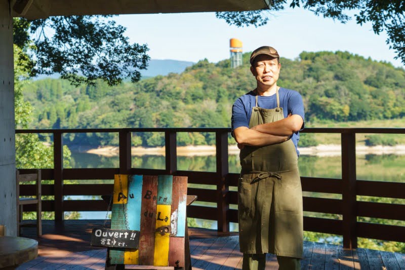 テラス席、德山さん
