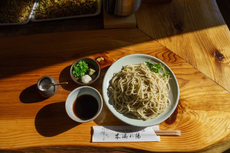 木漏れ陽のそば